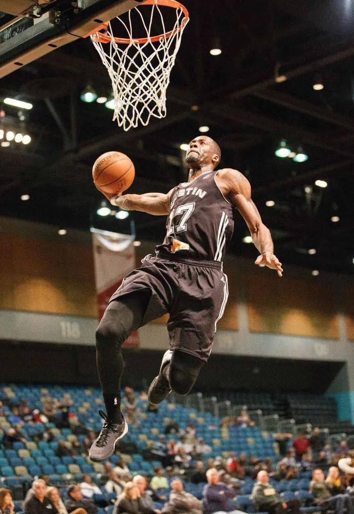 马刺逆转立陶宛男篮,巴图姆高光表现 马刺逆转立陶宛男篮,巴图姆高光表现