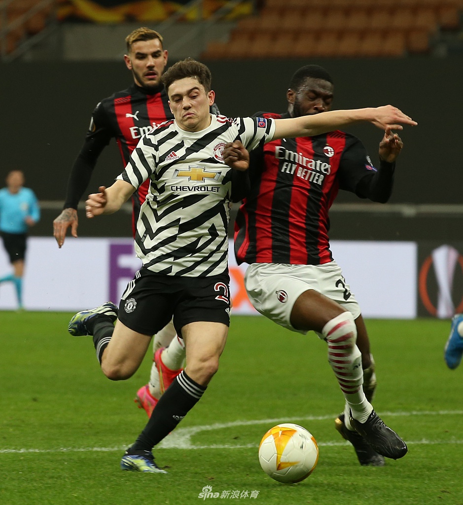 爱游戏在线-塞内加尔绝地反击AC米兰，博格巴三分雨点燃全场