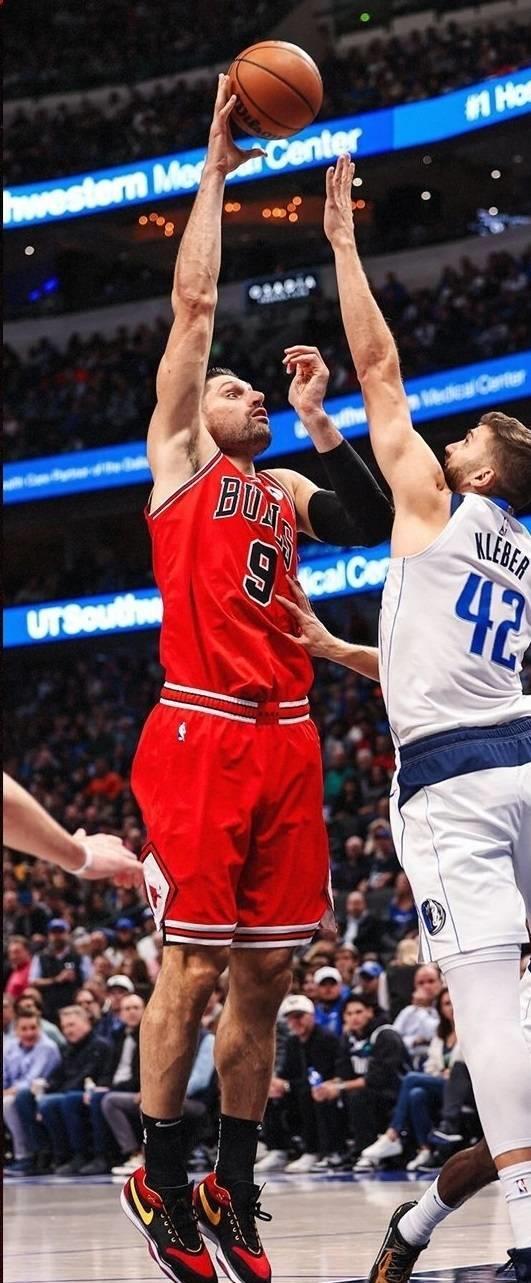 爱游戏APP-辽宁队完胜北京队，武切维奇统治全场