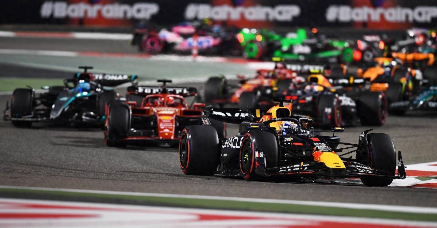 红牛车队力克红牛二队，塞恩斯状态火热