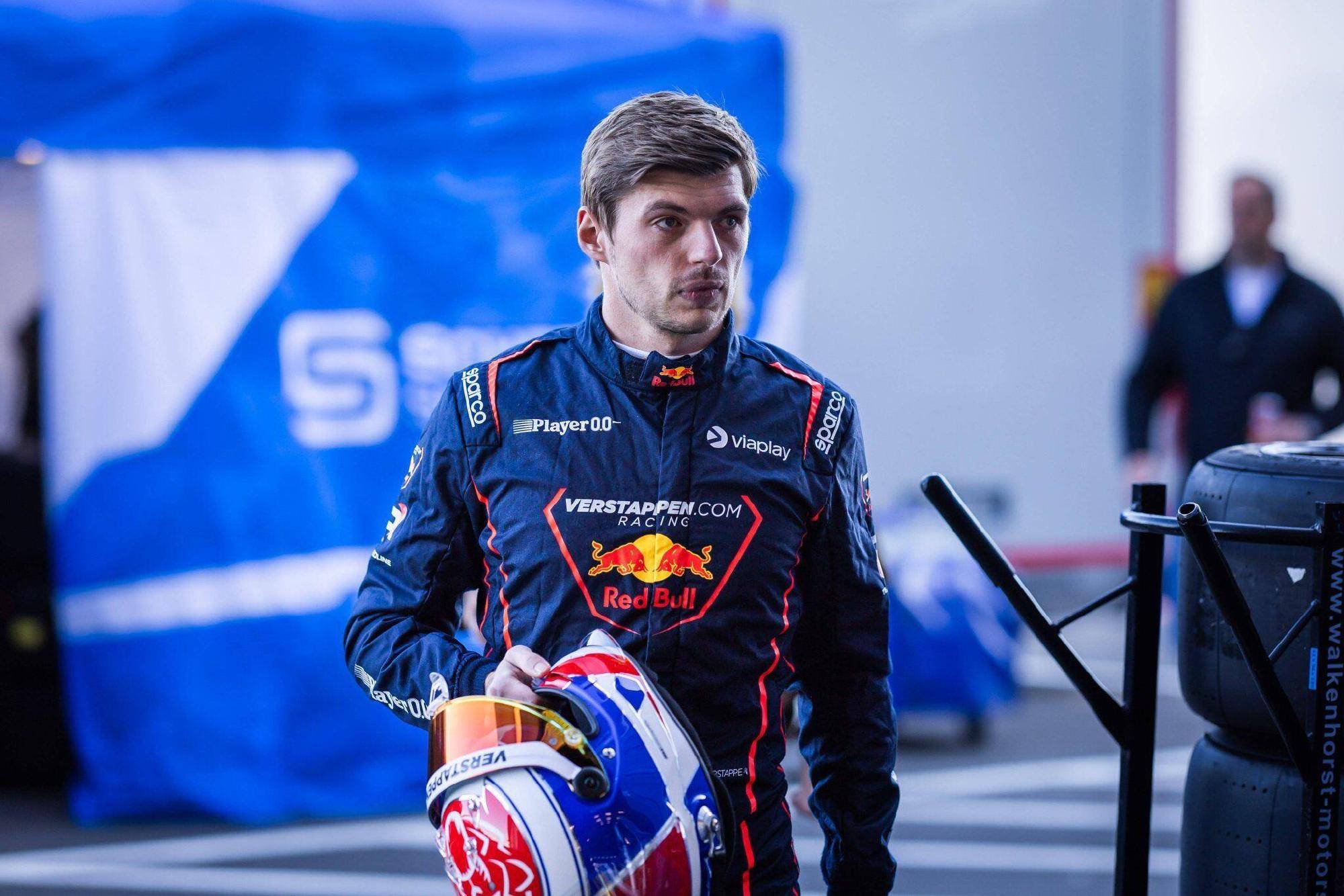 阿斯顿马丁翻盘哈斯车队，维斯塔潘惊艳四座