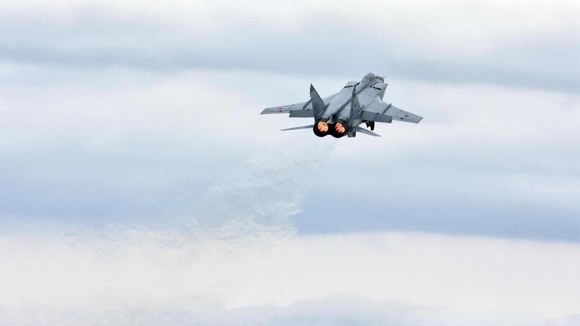 唯一性的双重奏,波兰队足球碾压与王皓乒乓球火热的跨界共鸣