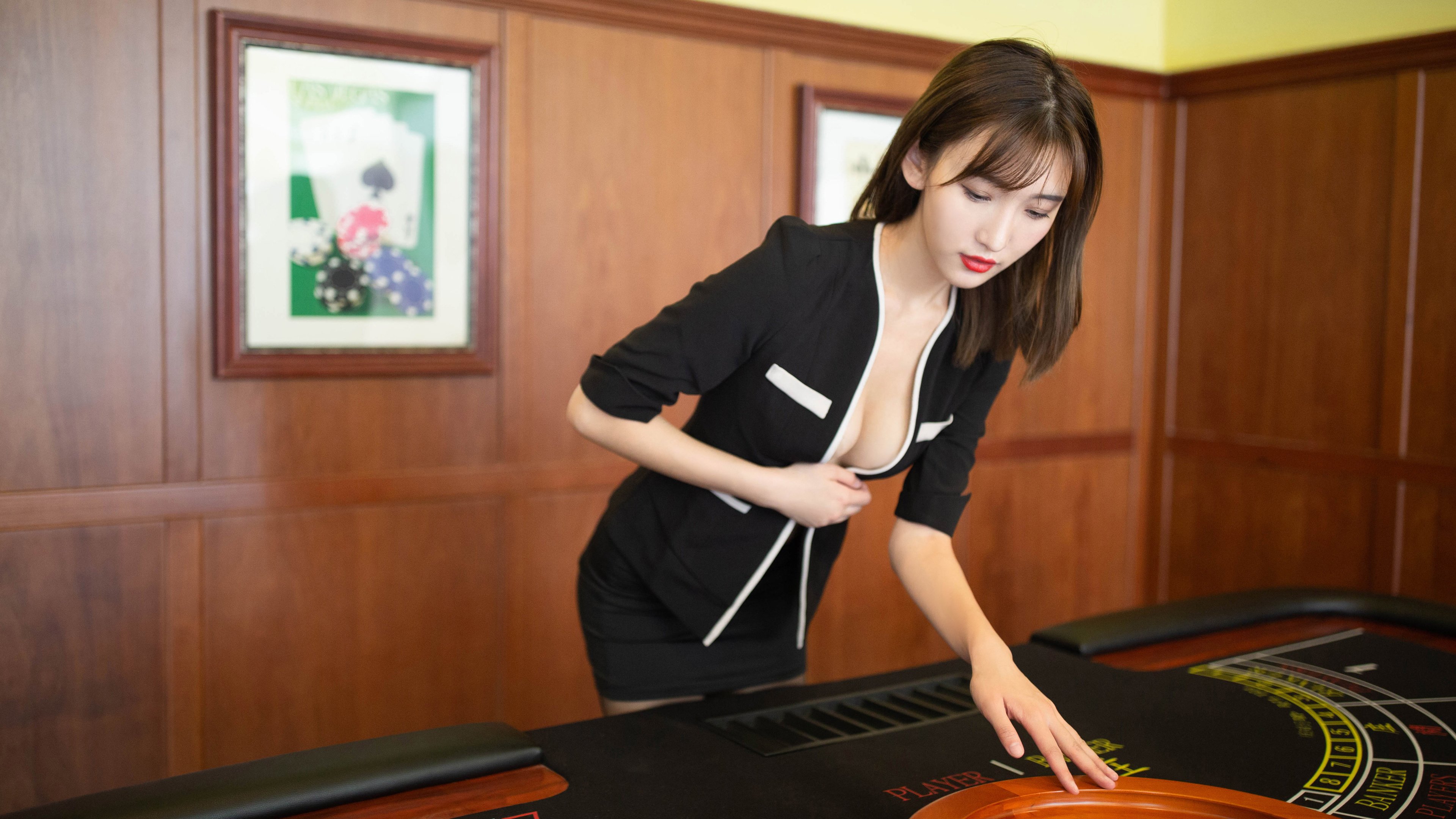 当巴林赛道化身绿茵场,京多安的中场哲学如何照亮F1揭幕战之夜